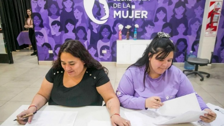 Más de 50 mujeres participaron del curso teórico de manejo de la Municipalidad de Ushuaia